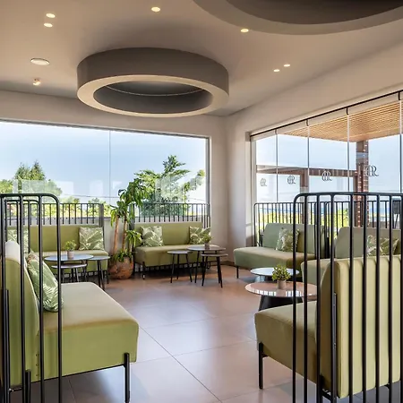 Harmony Crest Aparthotel