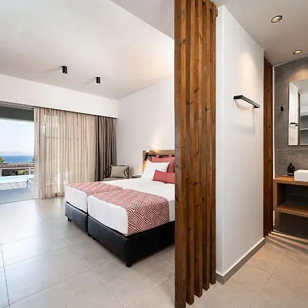 Harmony Crest Aparthotel 4*